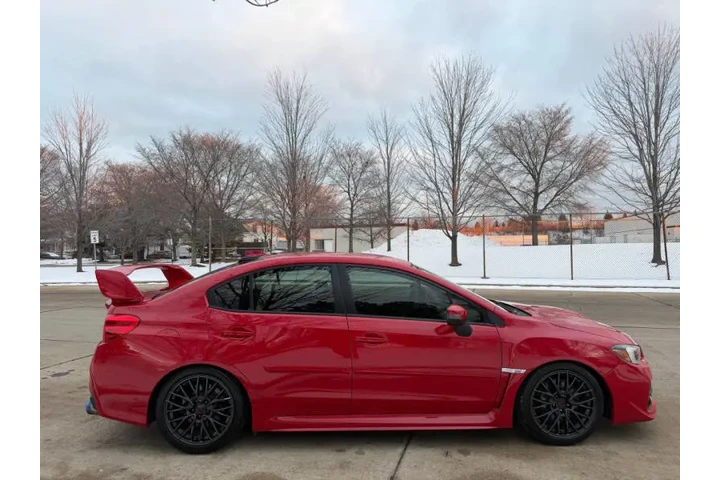 $19995 : 2017 WRX STI image 8