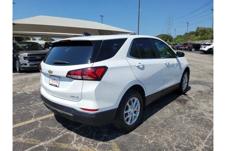 $20844 : Chevrolet Equinox 2024 4x4 L image 3