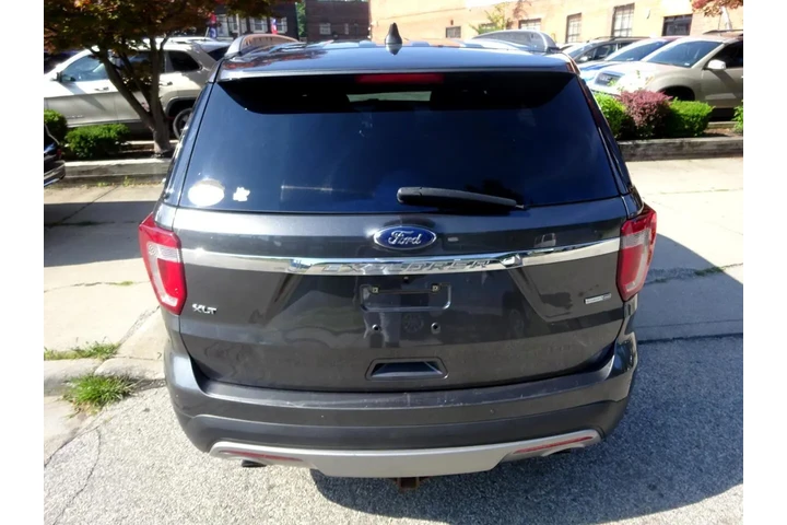 $8900 : 2017 Explorer XLT 4WD image 6