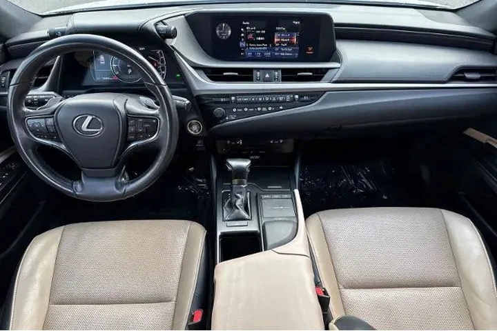 $25900 : Lexus ES 350 2019 4dr Sedan image 1