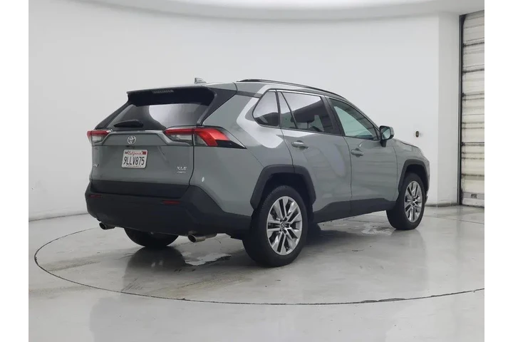 $31998 : Toyota RAV4 2023 AWD XLE Pre image 8