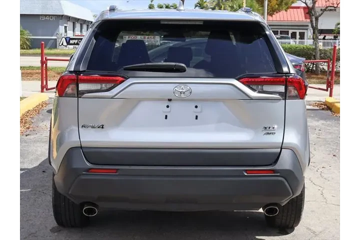 $24990 : Toyota RAV4 2023 AWD XLE 4dr image 10