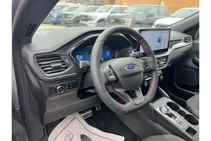 $27831 : Ford Escape 2023 AWD ST-Line image 7
