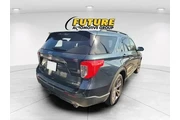 $34997 : Ford Explorer 2023 AWD XLT 4 thumbnail
