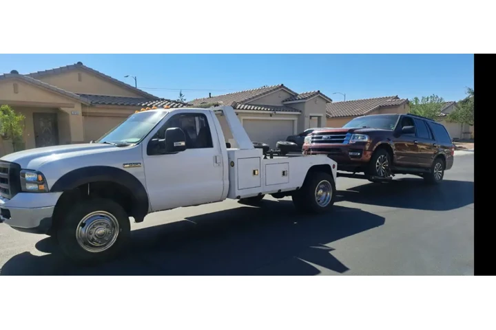 Chavez Towing image 7