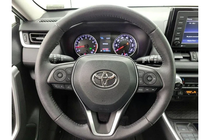 $28998 : Toyota RAV4 2022 AWD XLE Pre image 10