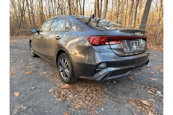 $16999 : Kia Forte 2023 LXS 4dr Sedan image 4