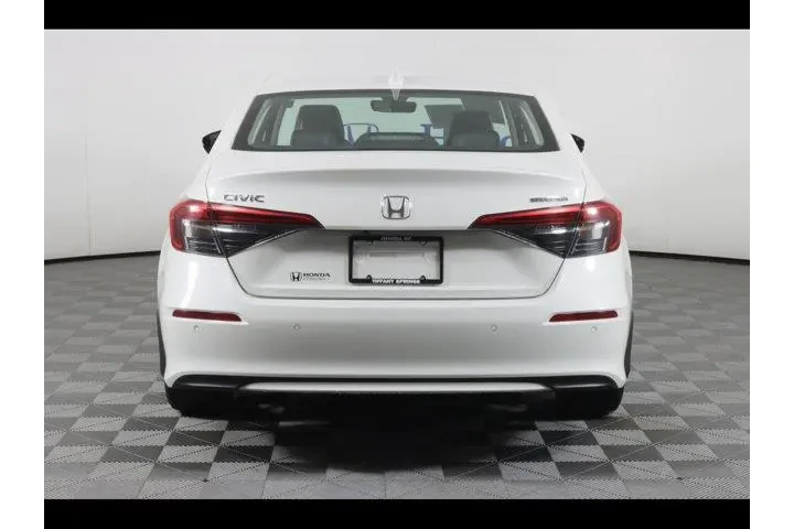 $29475 : Honda Civic 2024 Touring 4dr image 6