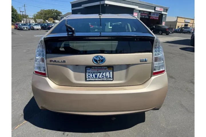 $9998 : 2011 Prius One image 7