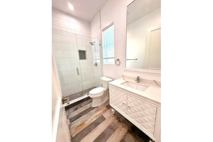 $2500 : Beautiful 3Bed 2Ba Home in LA image 9