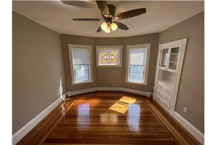 $4400 : Rental property with 3 bedro image 9