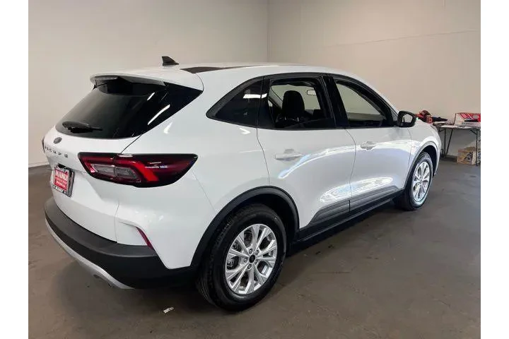 $23625 : Ford Escape 2025 Active 4dr image 3