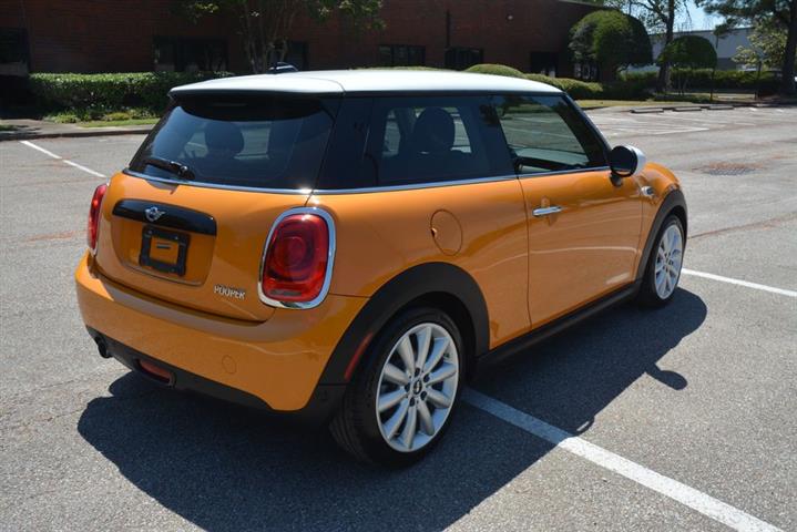 2018 Hardtop 2 Door Cooper image 6