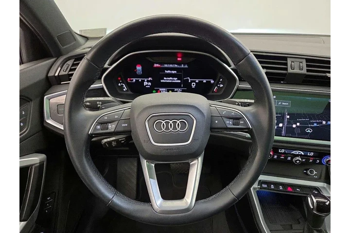 $27998 : Audi Q3 2022 AWD quattro S l image 10