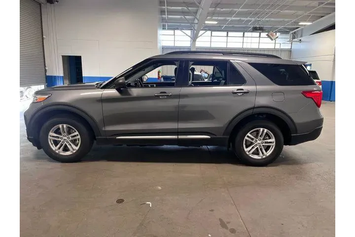 $26970 : Ford Explorer 2023 AWD XLT 4 image 6