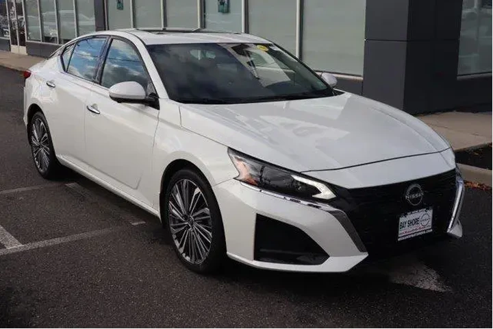 $26849 : Nissan Altima 2025 2.5 SL 4d image 3