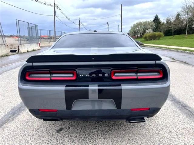 $24999 : Used 2019 Challenger R/T RWD image 5