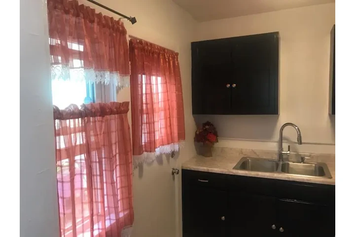 $1350 : Apartamento Estudio image 2