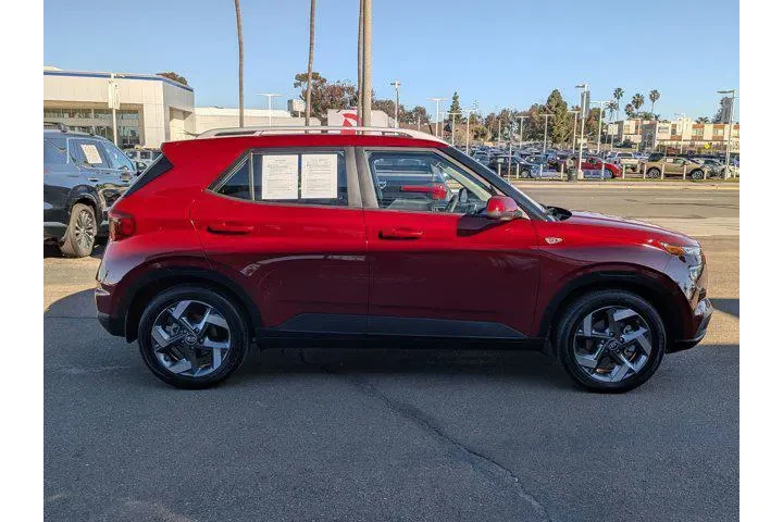 $22347 : Hyundai VENUE 2025 SEL 4dr C image 5