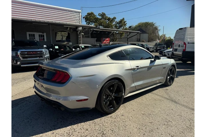 2022 Mustang GT Premium Coupe image 6
