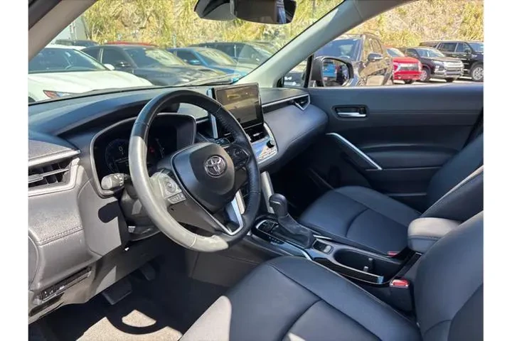 $29388 : Toyota Corolla Cross 2025 XL image 10