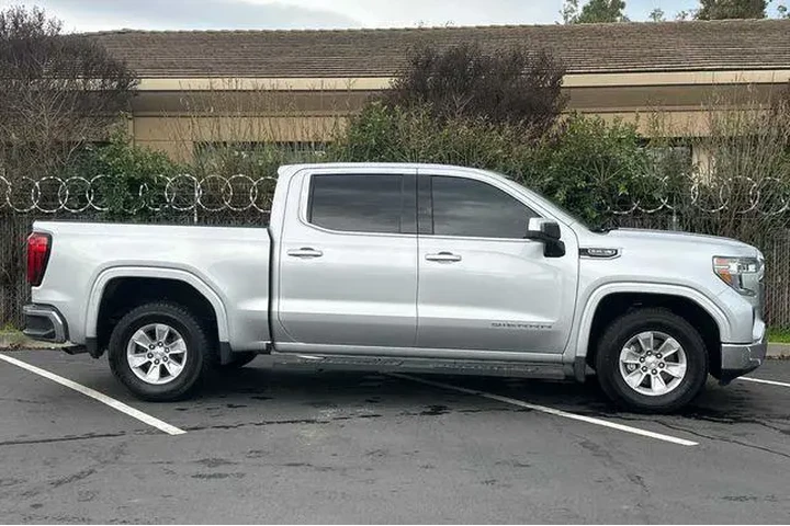 $29995 : GMC Sierra 1500 2020 4x2 SLE image 7
