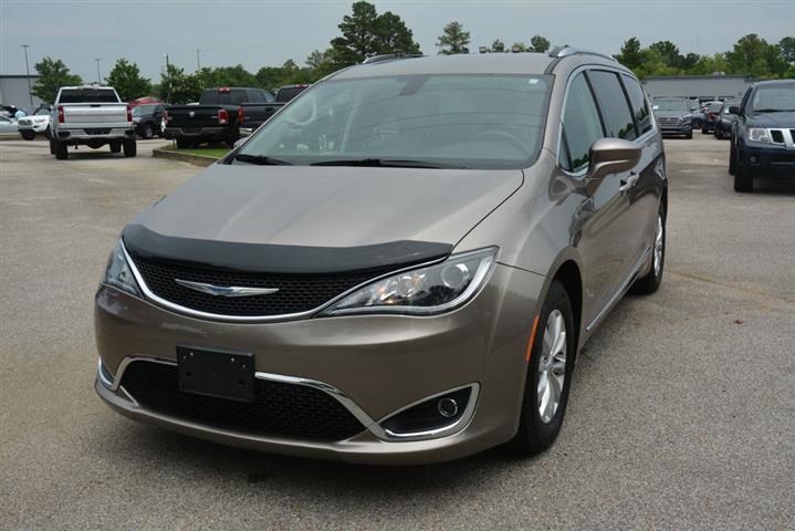 2018 Pacifica Touring L image 2