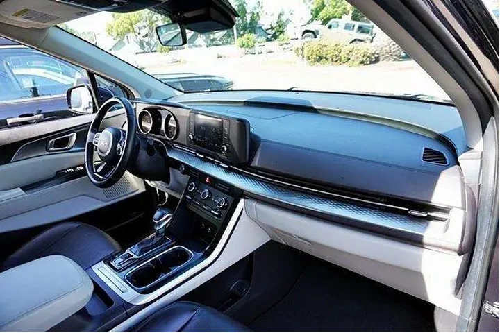 $27832 : Kia Carnival 2024 LX 4dr Min image 10