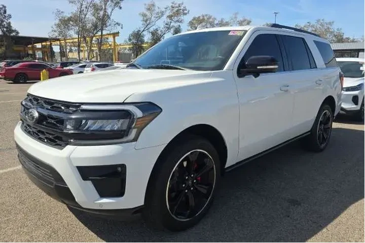 $36400 : Ford Expedition 2022 4x2 Lim image 1