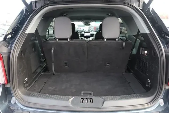 $30950 : Ford Explorer 2023 AWD XLT 4 image 7