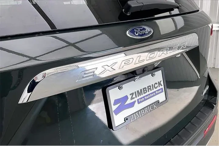 $32990 : Ford Explorer 2023 AWD XLT 4 image 9