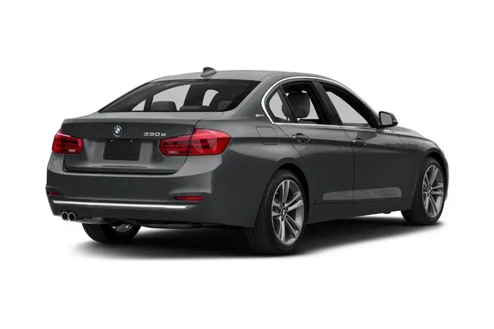 $16975 : BMW 3 Series 2017 330e iPerf image 2