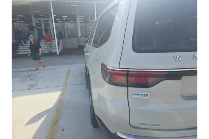 $39887 : Jeep Wagoneer 2022 4x4 Serie image 9