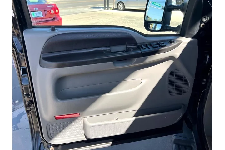 2007 F-350 SD XL Crew Cab DRW image 10