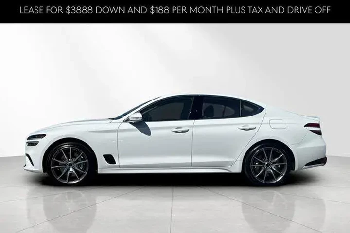 $37680 : Genesis G70 2026 2.5T Standa image 8