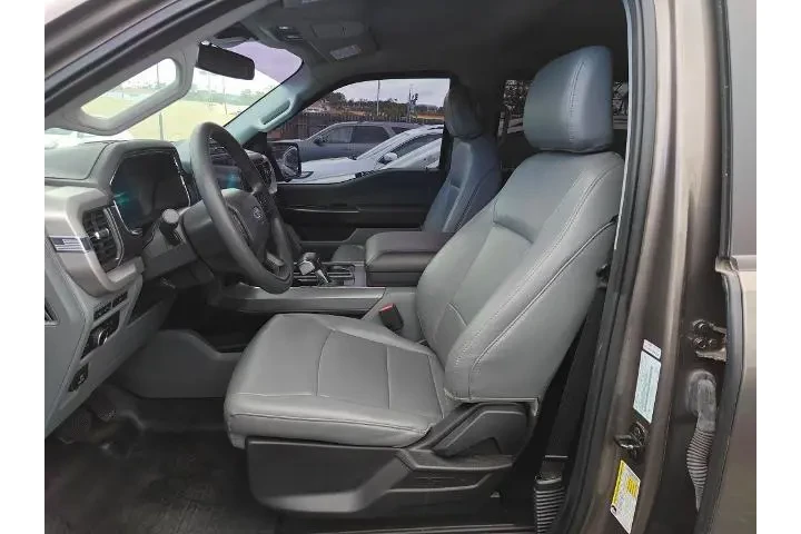 $39910 : Ford F-150 Lightning 2023 AW image 8