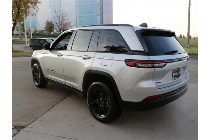 $39985 : Jeep Grand Cherokee 2025 4x4 image 4