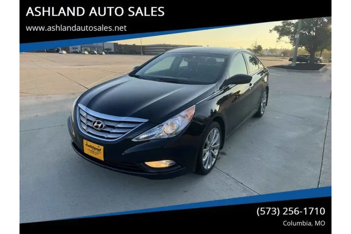 $7900 : 2013 Sonata SE image 2