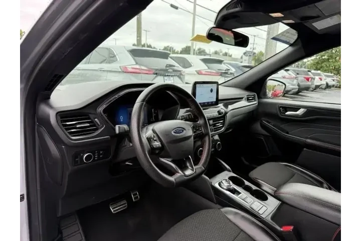$21935 : Ford Escape 2024 AWD ST-Line image 10
