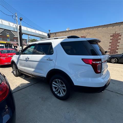 $9495 : 2015 Explorer XLT 4WD image 3