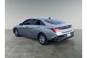 $26211 : Hyundai ELANTRA 2025 SE 4dr thumbnail