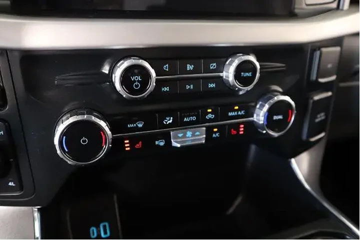 $38761 : Ford F-150 2023 4x4 Lariat 4 image 8