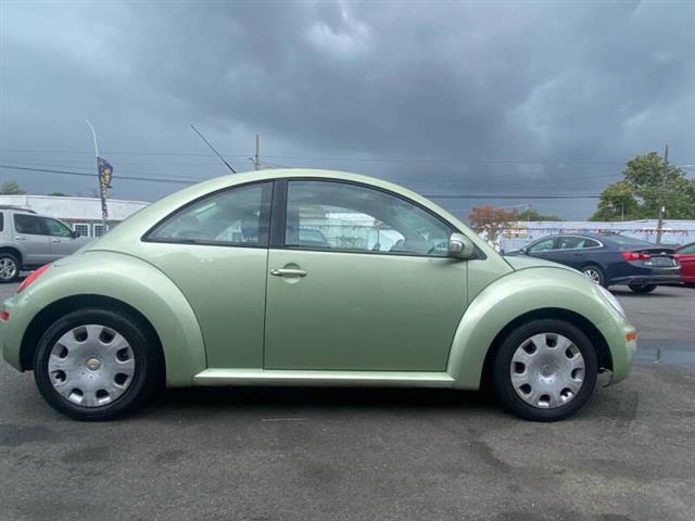 $3995 : 2010 New Beetle image 6