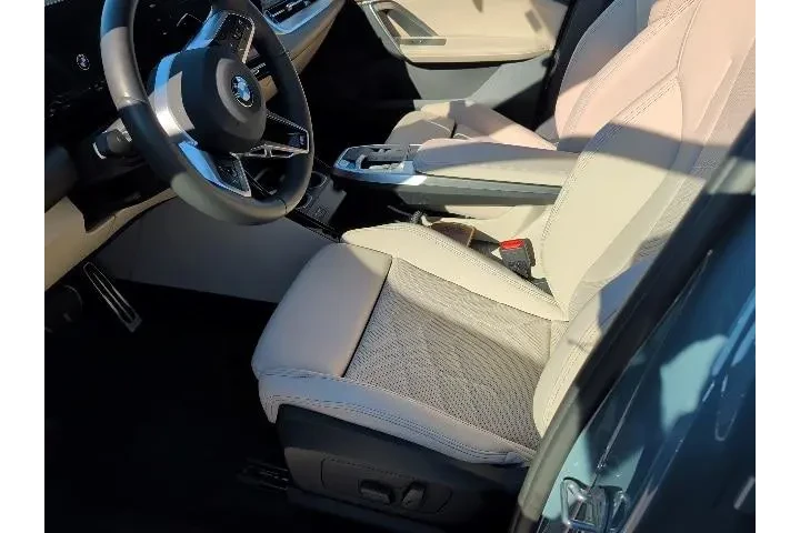 $39988 : BMW X1 2024 AWD xDrive28i 4d image 5