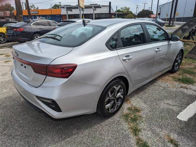 $13890 : 2021  Forte LXS image 8