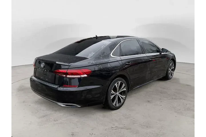 $15988 : Volkswagen Passat 2021 SE 4d image 5