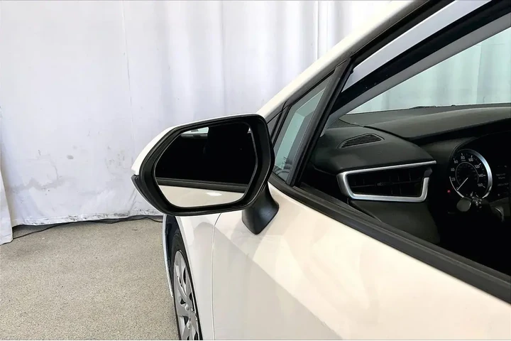 $15291 : Toyota Corolla 2021 LE 4dr S image 10
