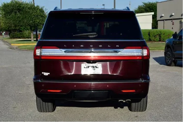 $28925 : Lincoln Navigator L 2019 4x4 image 4