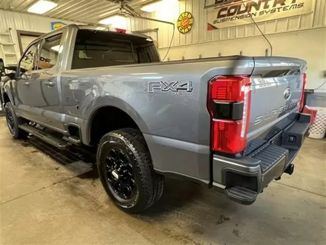 $67995 : 2023 Super Duty F-250 SRW LAR image 6