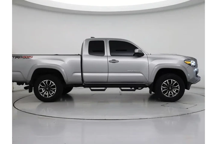 $34998 : Toyota Tacoma 2021 4x4 TRD S image 7